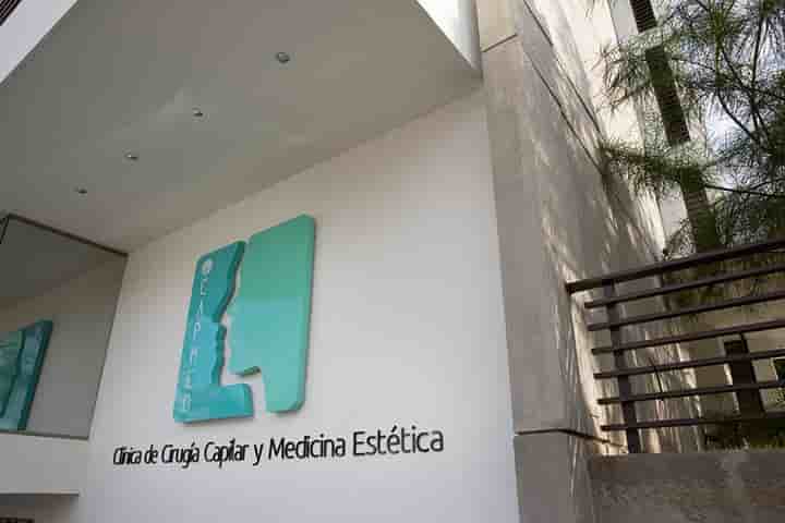 Verified Patient Reviews of CAPMED (Hair Transplant and Aesthetic Medicine) in Santiago de los Caballeros, Dominican Republic Slider image 1