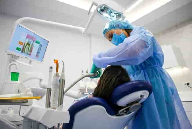 DCA Dental Center Albania Reviews From Dental Work Patients in Tirana Slider image 5