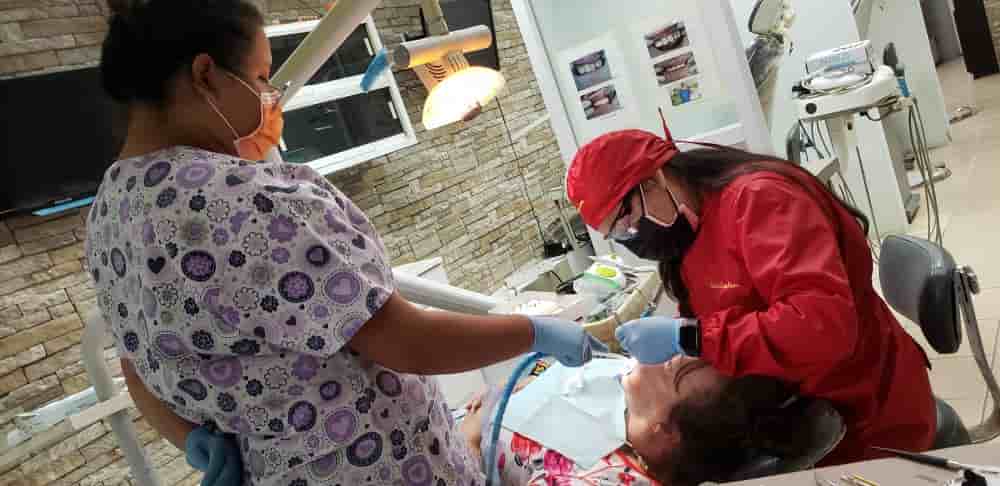 Dental Artistry & World Dental Center in Nuevo Progreso, Mexico Reviews from Real Patients Slider image 4