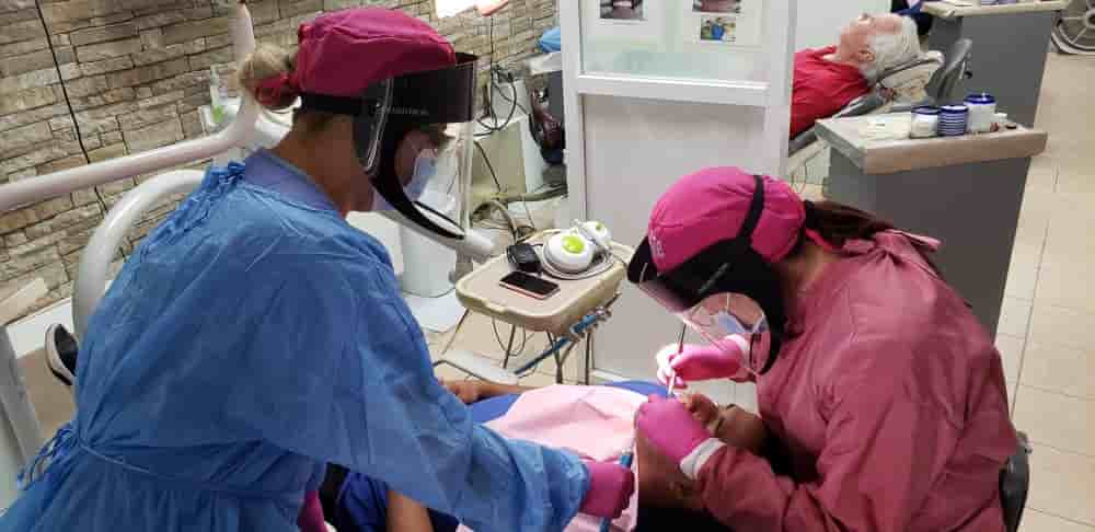 Dental Artistry & World Dental Center in Nuevo Progreso, Mexico Reviews from Real Patients Slider image 5