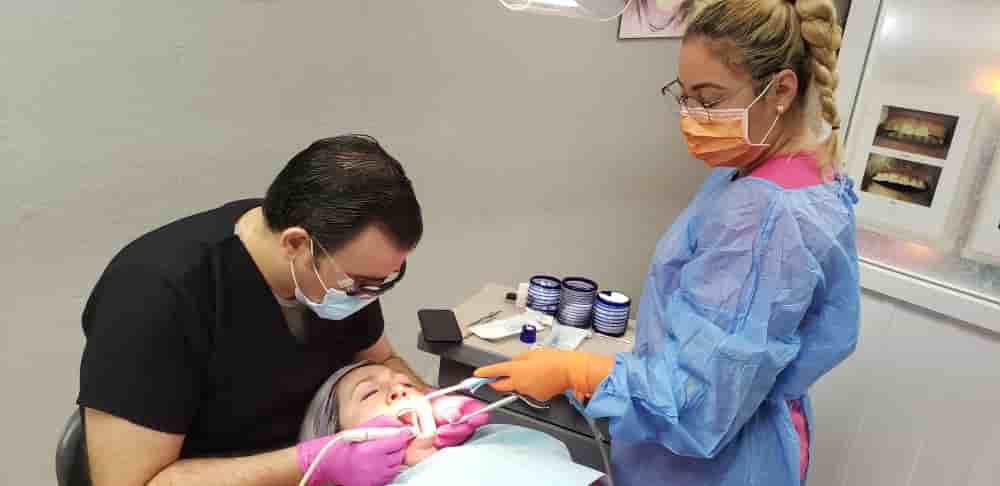 Dental Artistry & World Dental Center in Nuevo Progreso, Mexico Reviews from Real Patients Slider image 6