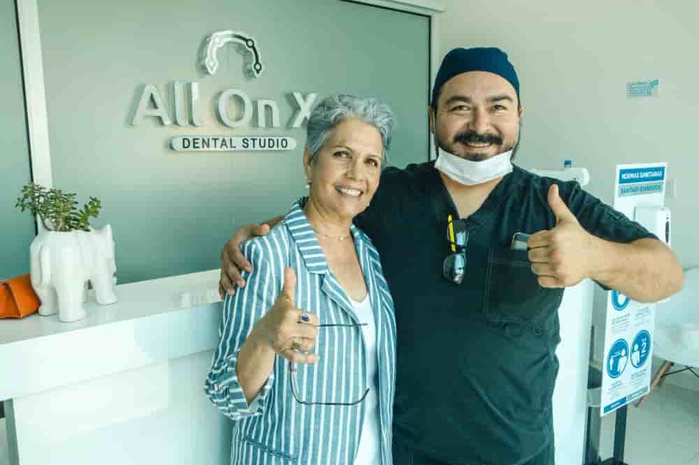 All on X Dental Studio in Los Aglodones Mexico Reviews From Dental Treatment Patients Slider image 10