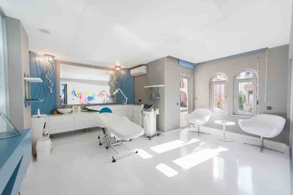 Estemita Clinic in Antalya, Turkey Reviews From Cosmetic Surgery Patients Slider image 6