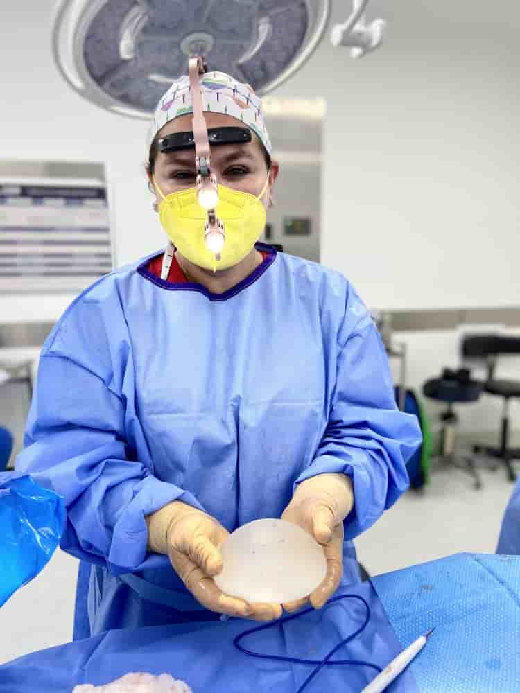CER Plastic Surgery Tijuana in Tijuana, Mexico Reviews from Real Patients Slider image 8