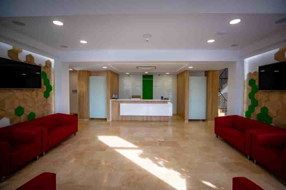 Alpha Medica in Targoviste, Romania Reviews From Regenerative Medicine Patients Slider image 1