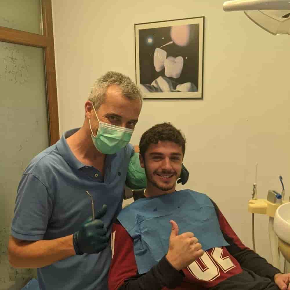 Klinika Dentale Paradent Prishtine in Pristina Kosovo Reviews from Dental Patients Slider image 2