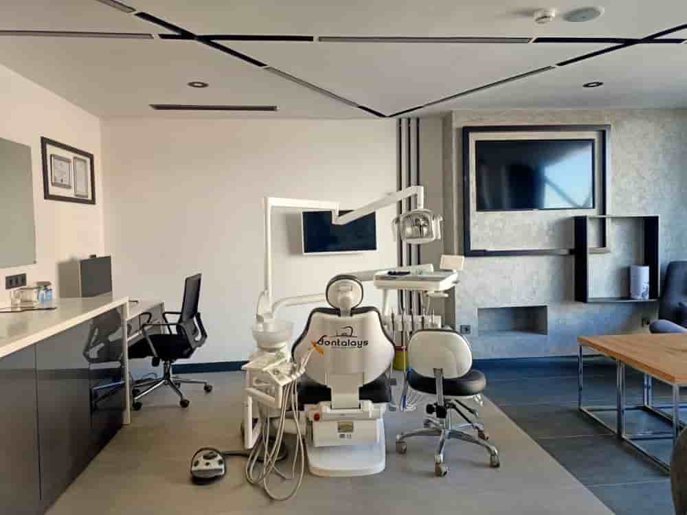 Dentalays Dental Center in Antalya, Turkey Reviews From Dental Patients Slider image 8