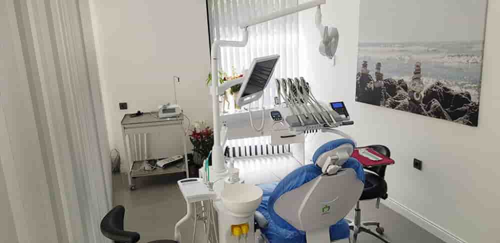 Verified Patients Reviews of Dentistry in Izmir, Turkey by Dent Nova Dental Clinic Slider image 6