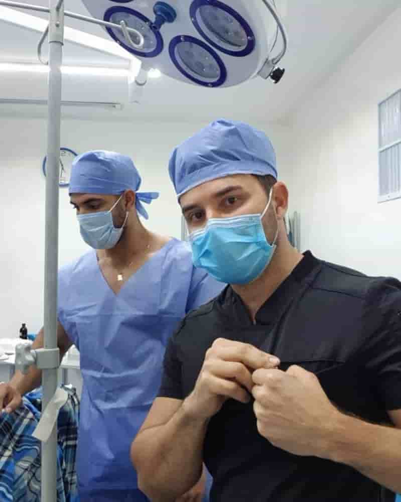 Dr. David Estradaa Clinic in Cancun, Mexico Reviews From Cosmetic Surgery Patients Slider image 5