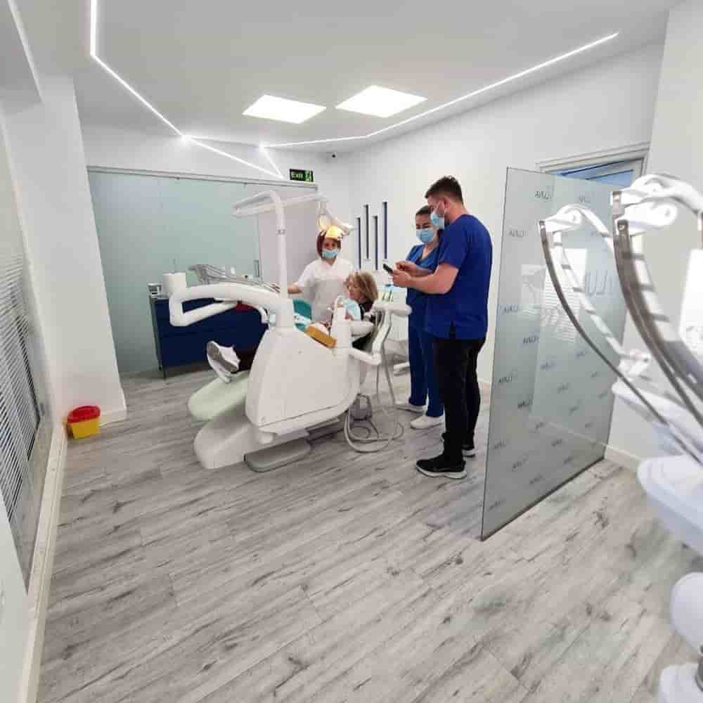 Luna Dental Clinic in Tirana, Albania Reviews from Real Patients Slider image 2