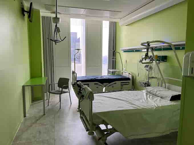 San Raffaele Hospital in Milan, Italy Reviews from Real Patients Slider image 4