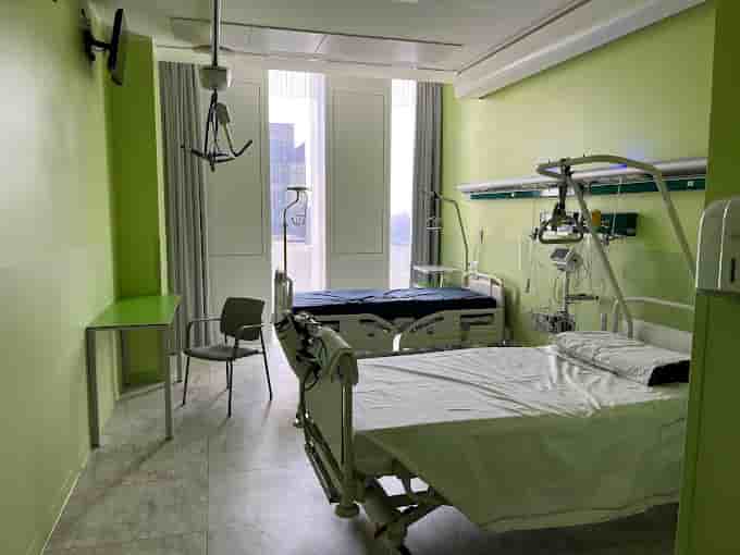 San Raffaele Hospital in Milan, UAE Reviews from Real Patients Slider image 4