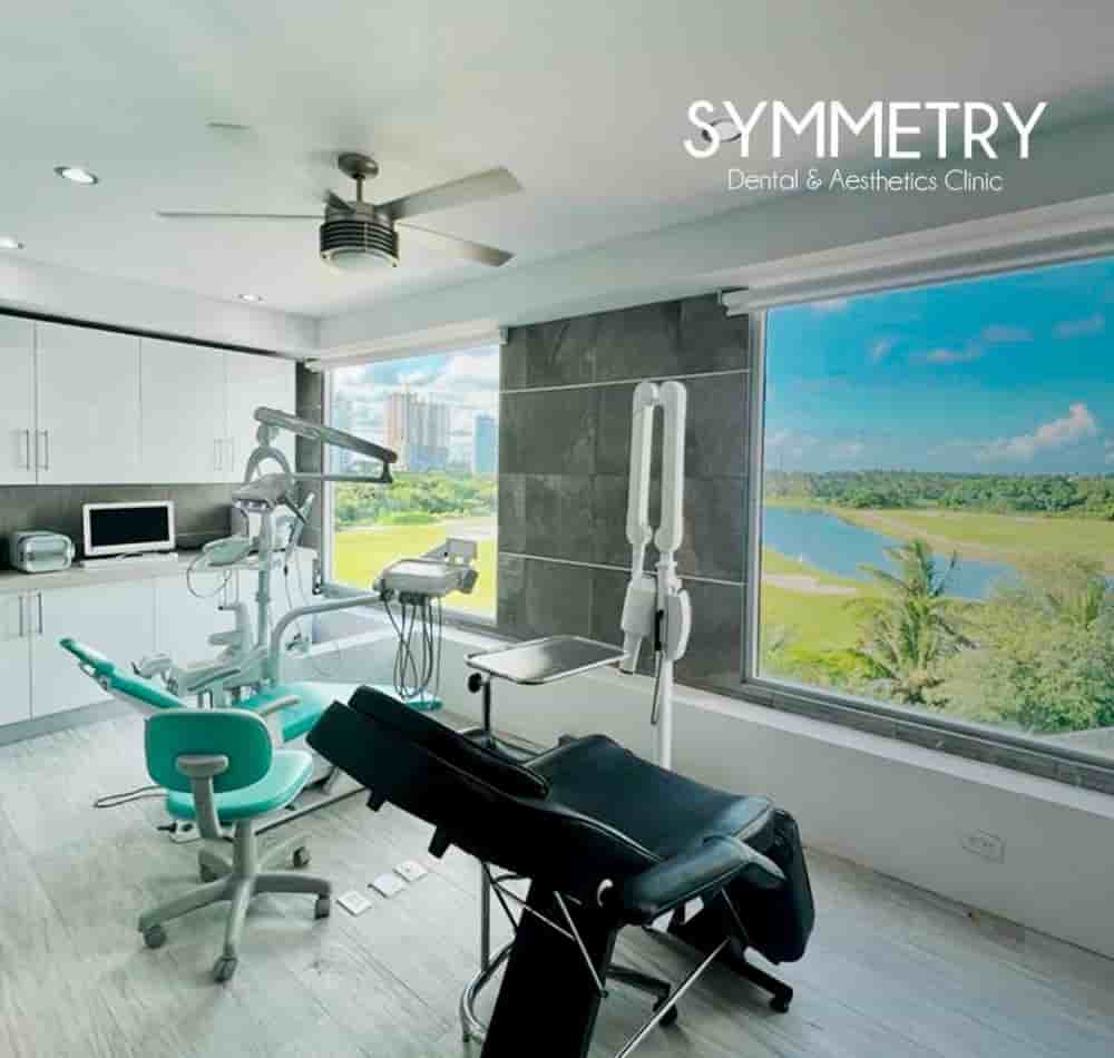 Symmetry Clinics in Cancun, Mexico Reviews from Real Patients Slider image 4