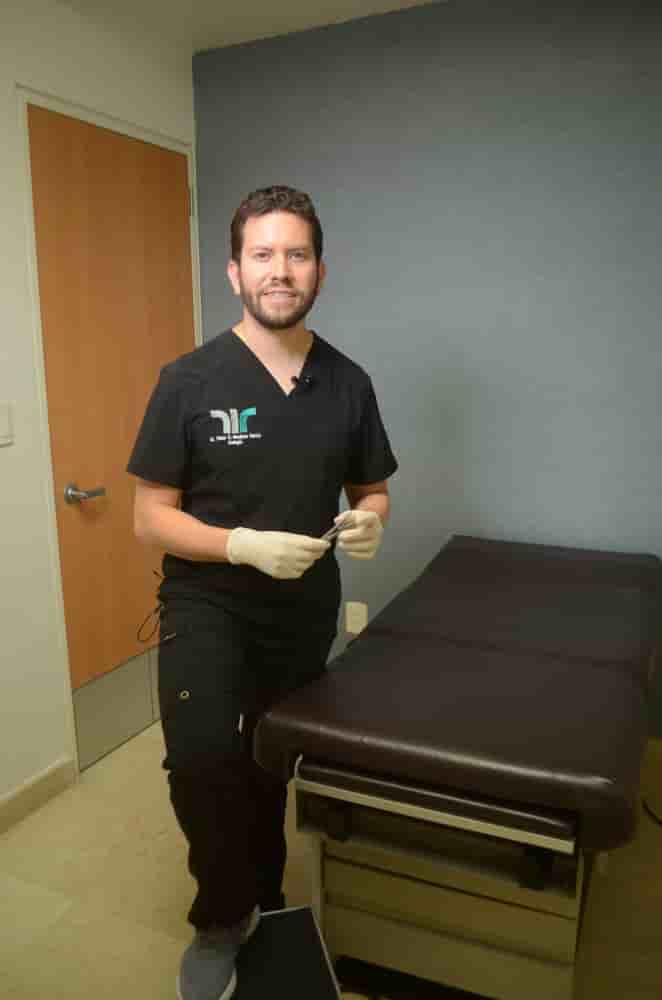 Dr. Victor Mendoza - Urologist in Tijuana, Mexico Reviews from Real Patients Slider image 5