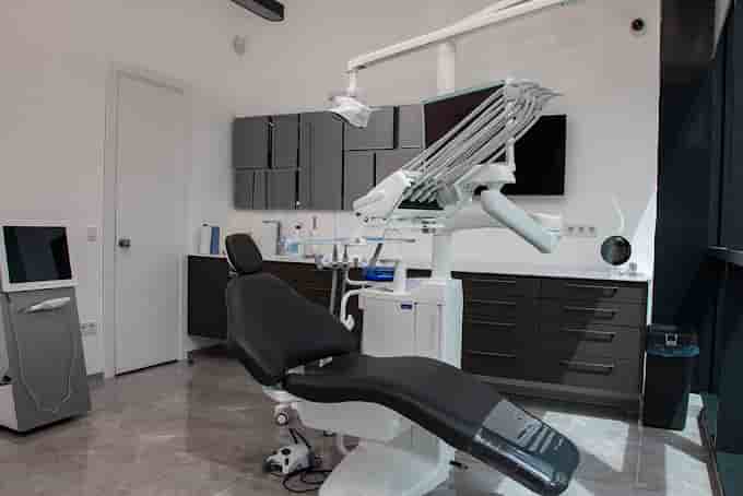 Ebru Ersan Dental Solutions in Istanbul, Turkey Reviews from Real Patients Slider image 8