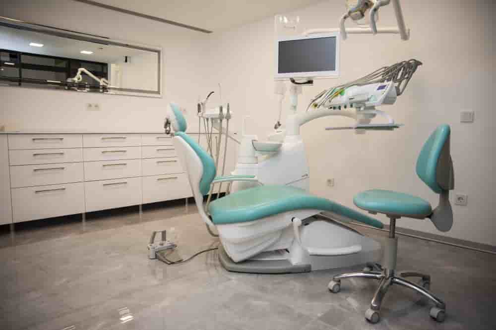 Ebru Ersan Dental Solutions in Istanbul, Turkey Reviews from Real Patients Slider image 2