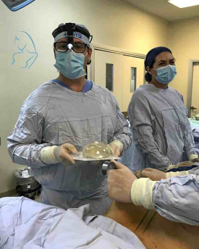 Dr. Xavier Toscano - Plastic Surgeon in Guadalajara,Puerto Vallarta, Mexico Reviews from Real Patients Slider image 6