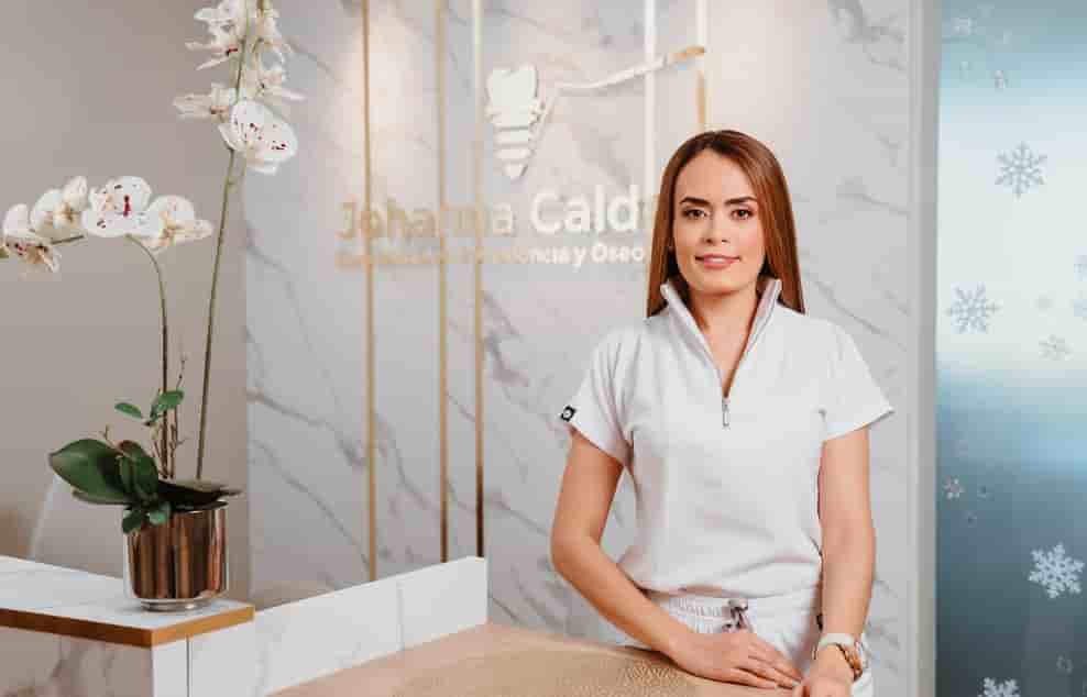 Dental Implants in Colombia Dr Johanna Calderon - Aesthetic and Specialized Dentistry in Bogota,Cali,Ibague, Colombia Reviews from Real Patients Slider image 1