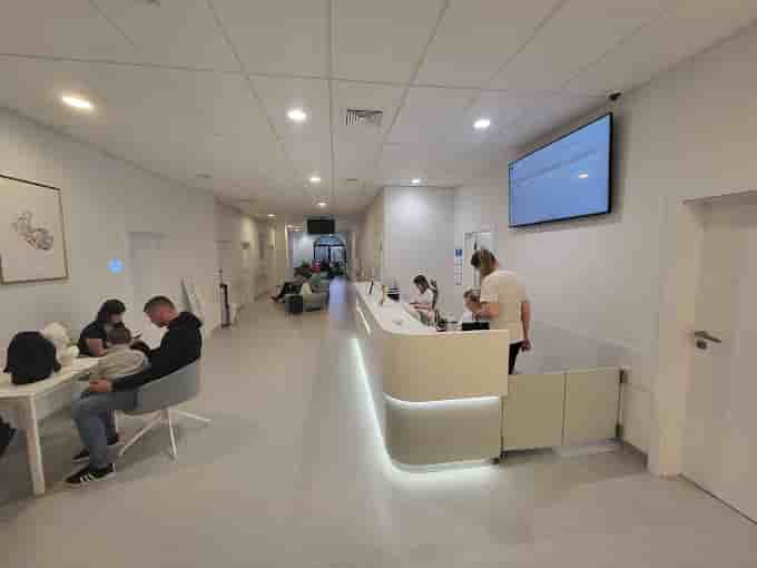 Medincus in Warsaw, Poland Reviews from Real Patients Slider image 3