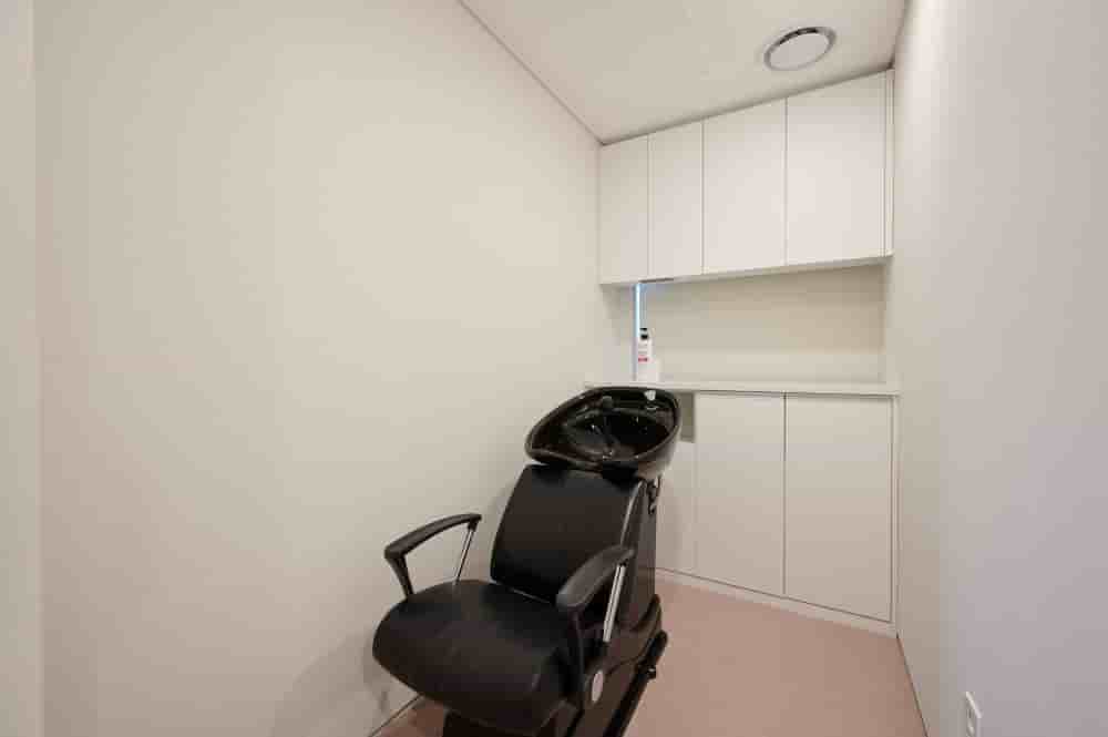 Hugo Plastic Surgery in Seoul, South Korea Reviews from Real Patients Slider image 5