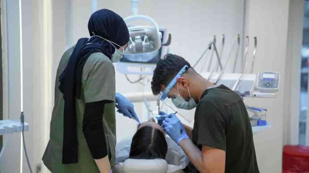 Verified Patient Reviews of Dentaray Clinic luxury Dental Clinic in Istanbul in Istanbul, Turkey Slider image 1