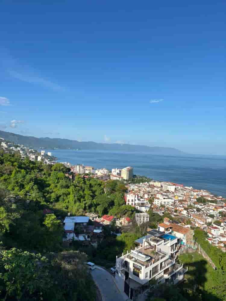 PV Smile in Puerto Vallarta Mexico Reviews from Dental Patients Slider image 9