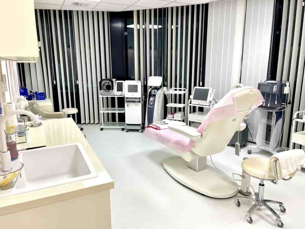 New Beauty Medical Aesthetic and Anti-aging Center in Budapest, Hungary Reviews from Real Patients Slider image 7