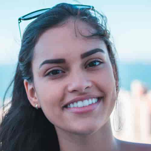 Full dental restoration  - Artificial crowns: Zirconia 