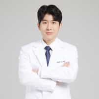 Kim Yong Woo