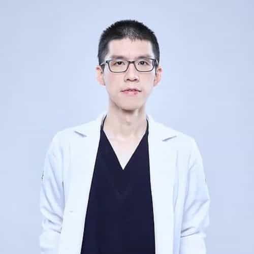 Thailand Plastic Surgeon - Dr. Oumyos Rattanamahattana