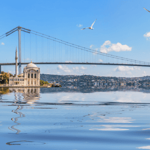 رحلة بحرية على البوسفور في إسطنبول