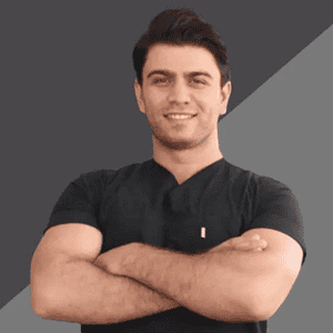 فاتح كارادايي طبيب أسنان في إزمير تركيا