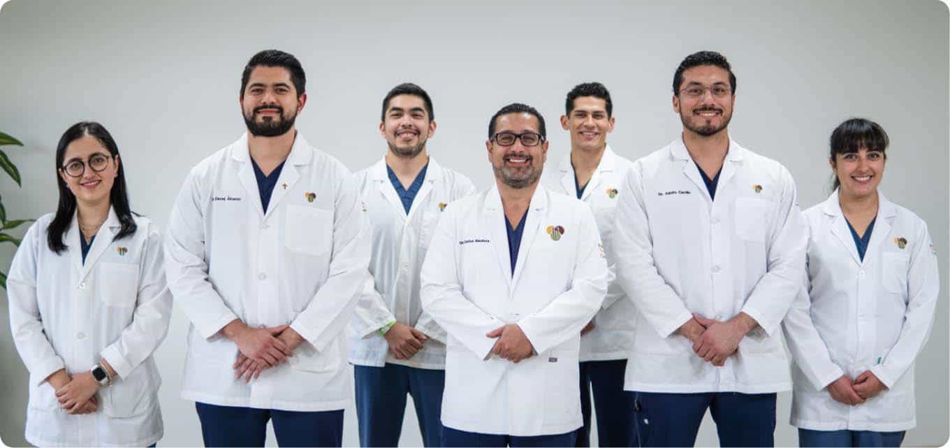 Dr. Carlos Bautista y equipo