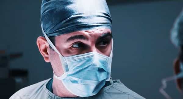 Cirugía robótica de columna en Bursa, Turquía, en Turan Turan