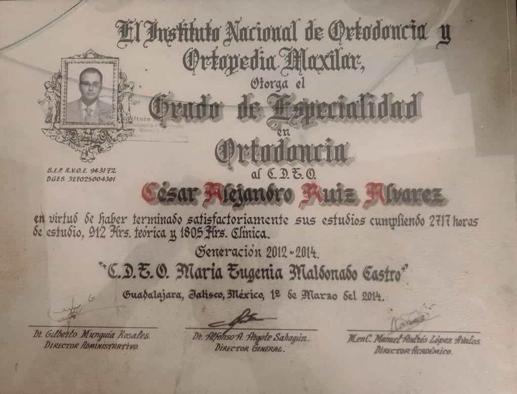 Premio y certificado del Grupo Dental RUMO