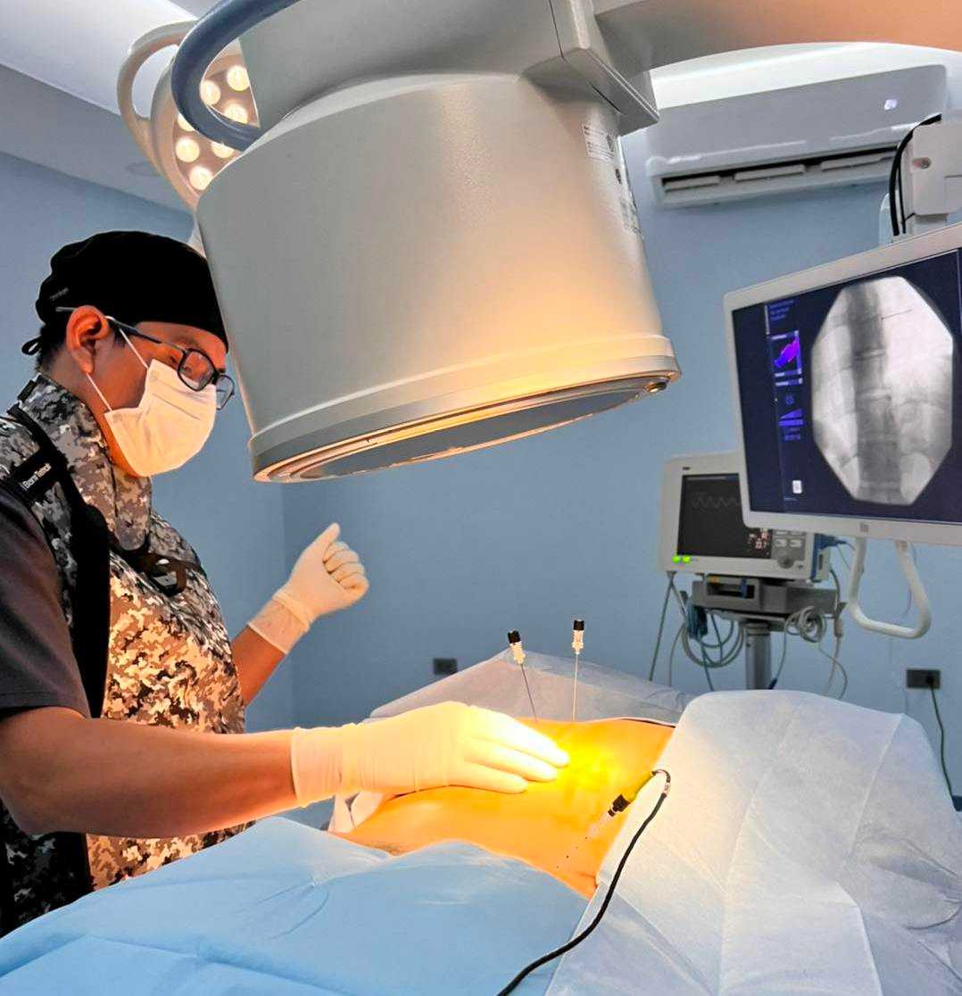 Dr. Silver Balcazar - Cirujano Ortopedista Certificado en Tijuana, México