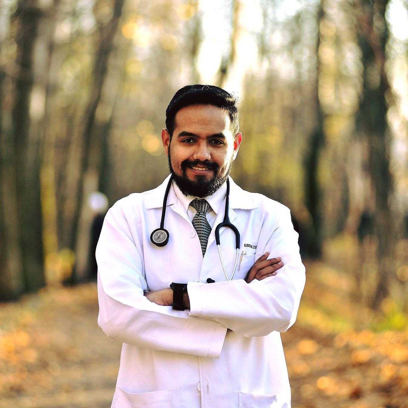 الدكتور إبينيزار آبل بول - أخصائي الطب التجديدي الرائد في دبي، الإمارات العربية المتحدة