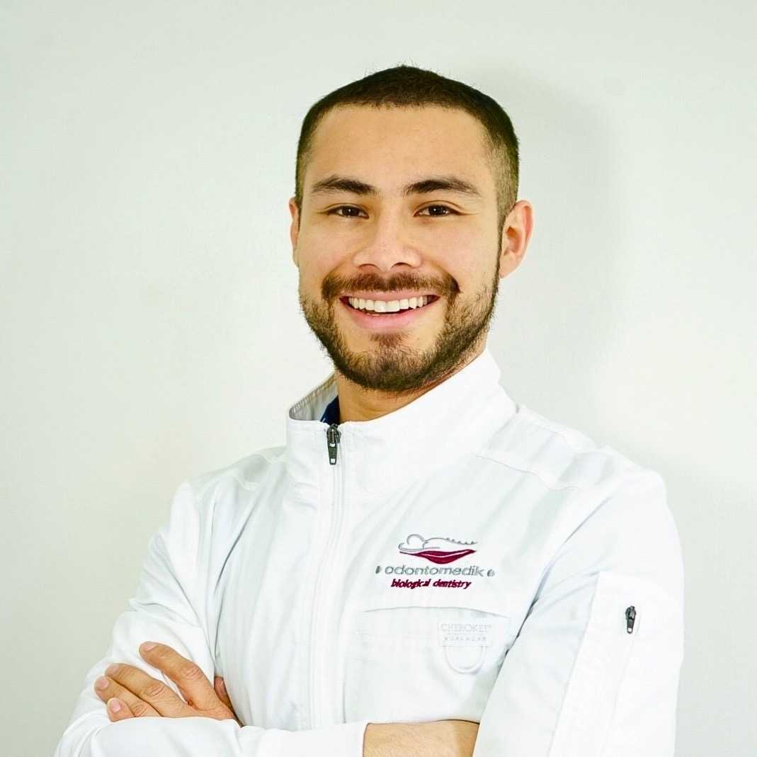 Dr. Diego Chiu - Odontólogo Biólogo en Limphocare