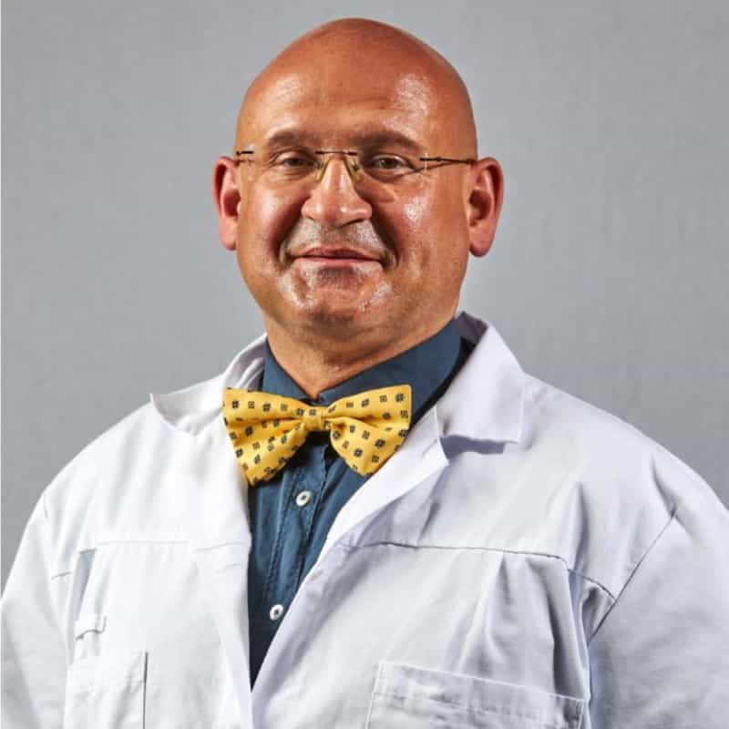 Dr. Verbat Victor, Orthopädischer Chirurg