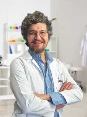 Op. Dr. Zafer C. (Cirujano Plástico)