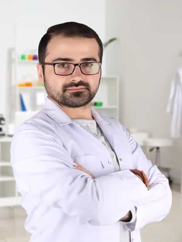 Op. Dr. Ramal H. (Cirujano Plástico)