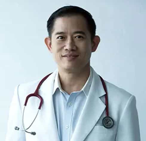 Expert Oncologist in Bangkok Thailand Dr Watcharawut Malikul