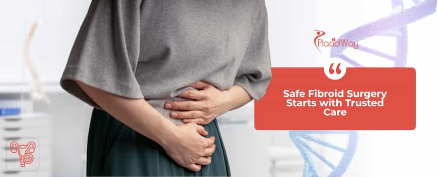Women suffers abodomen pain
