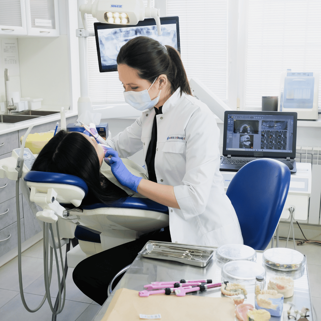 Cancun’s Dental Implants in 2026: Materials, Techniques, and Patient Testimonials