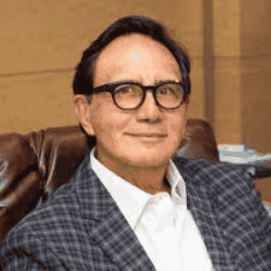 Cirujano de abdominoplastia con experiencia en Mexicali, México