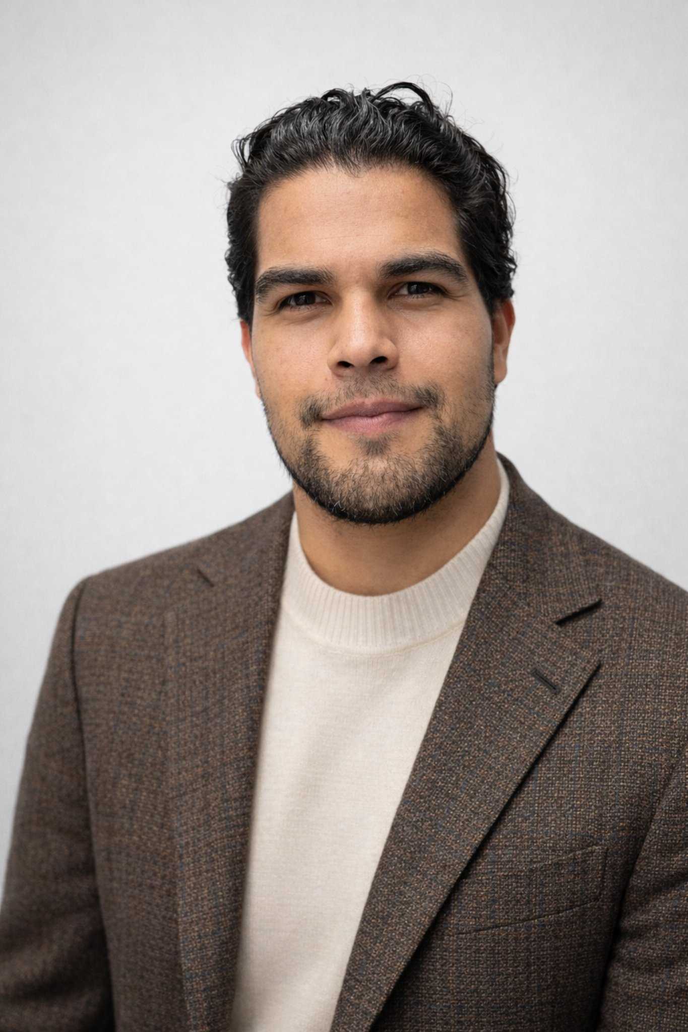 Dr Elmer Roberto Bustillo