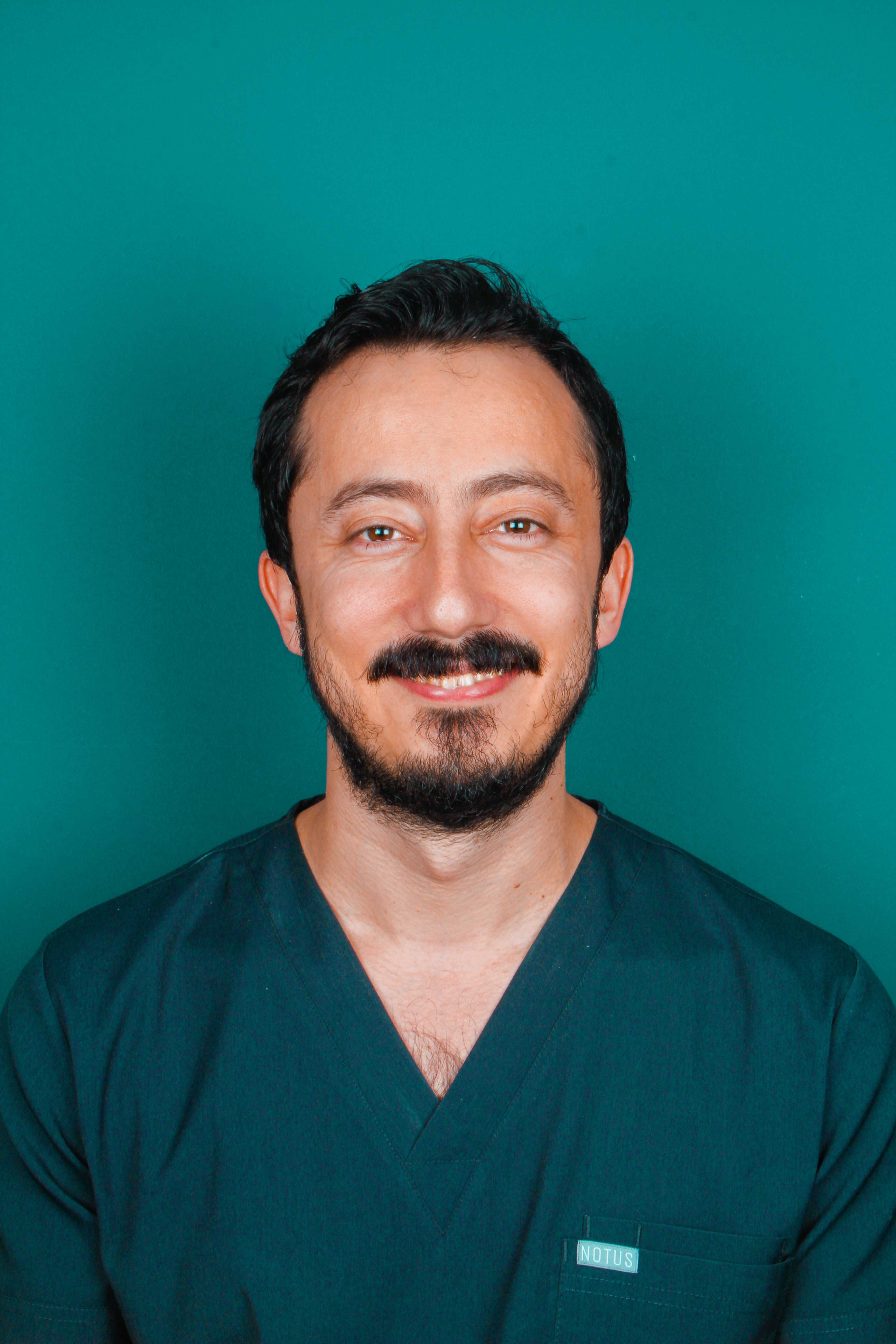 Dt. Ufuk AĞDAŞAN Cosmetic Dentist