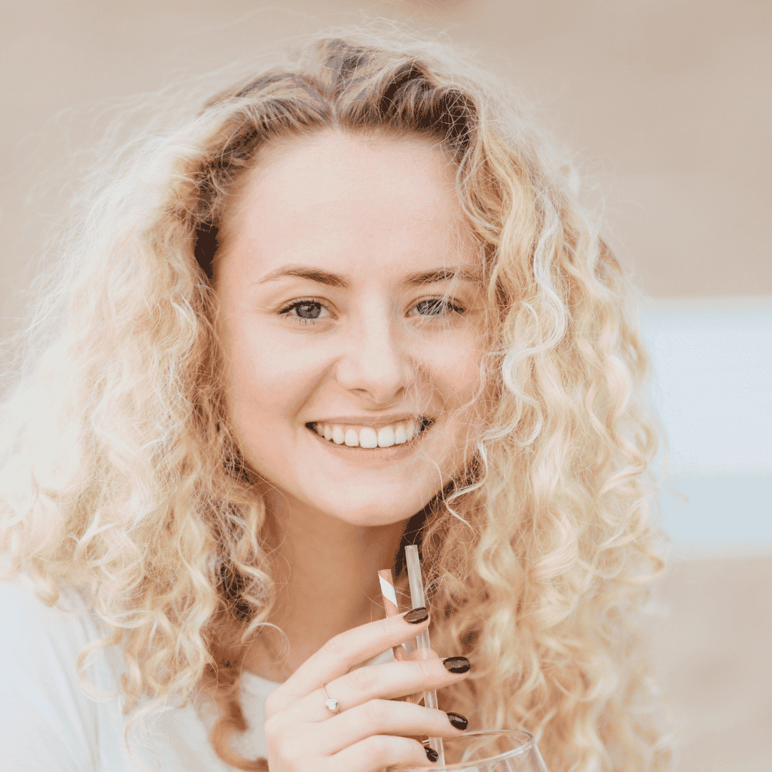 Paquete de carillas dentales de Quality International Dental Clinic en Tijuana, México