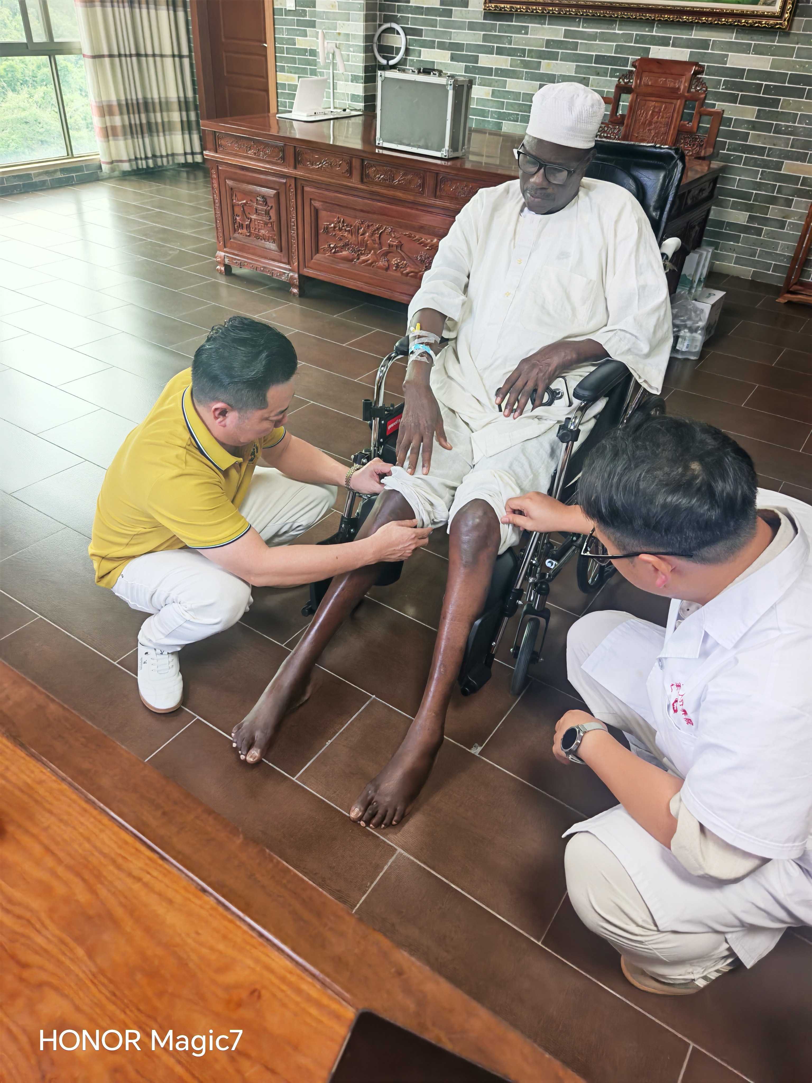 Spine & Joint System Rehabilitation by Guangzhou Cihua Hospital in China