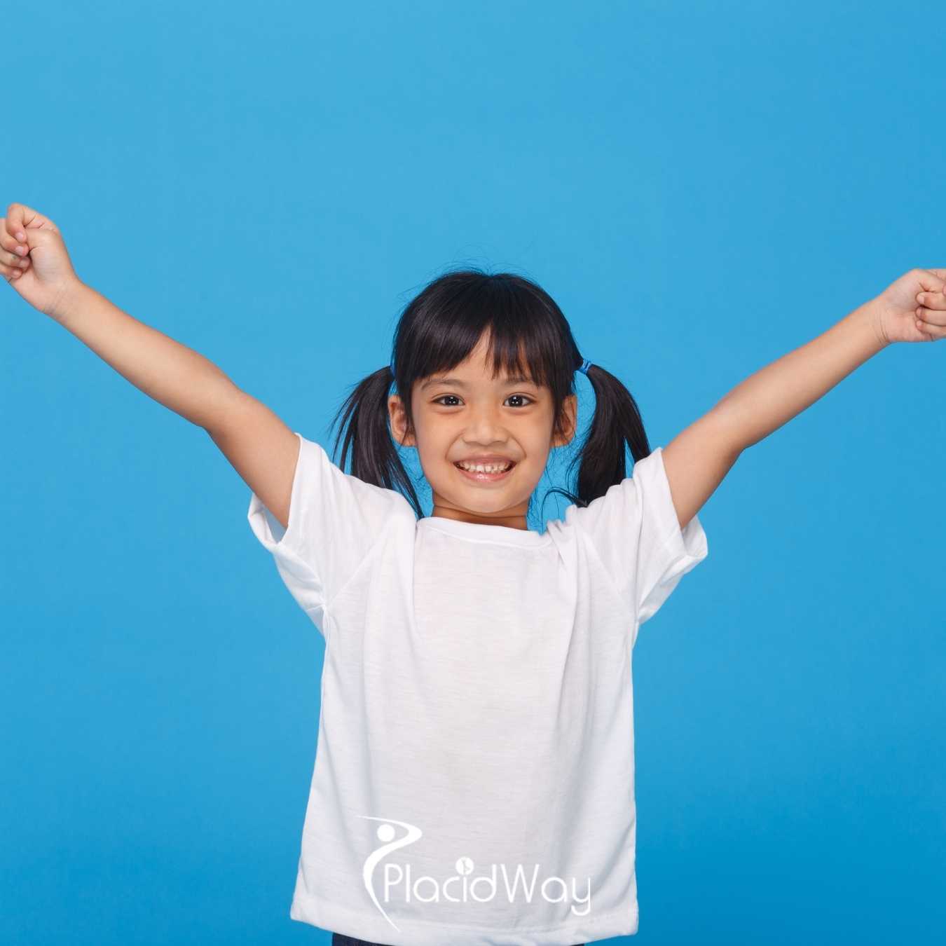 What are the benefits of stem cell therapy in Japan for children with developmental delays?